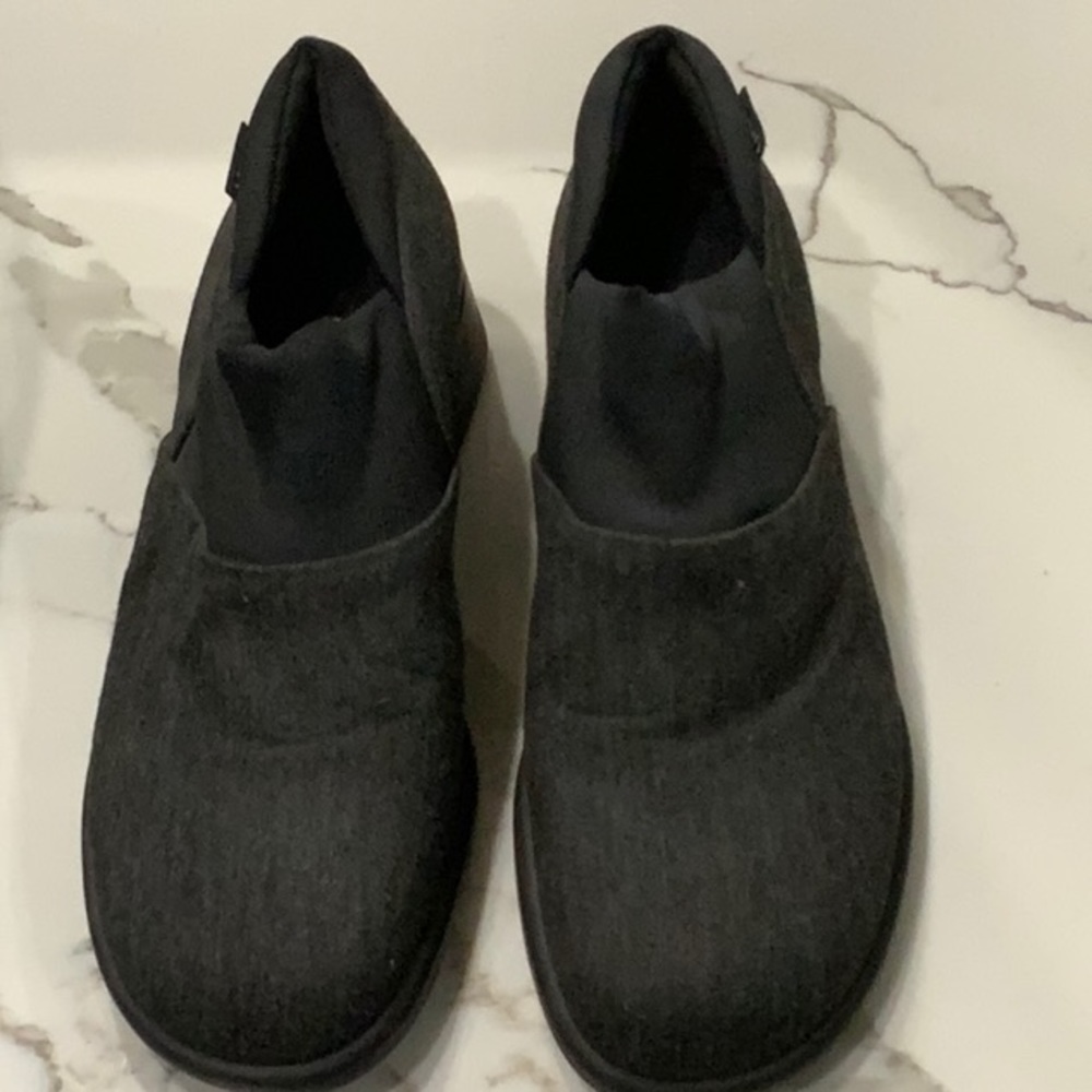 DKNY Denim ankle boots, non slide sole, sz 7.